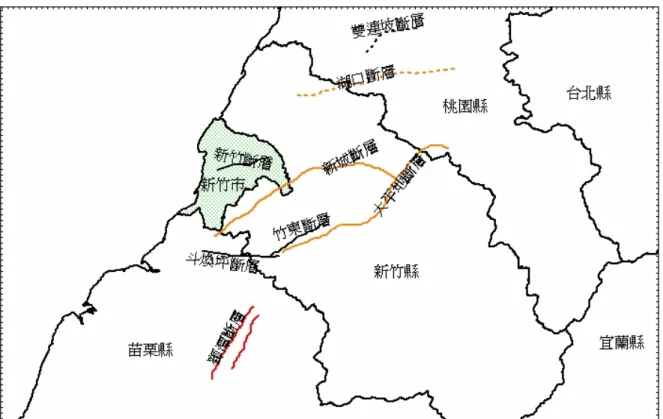 圖 3 新竹地區斷層分布  一、人口發展分析      透過向主計處統計處所購得之民國 90 年住宅與人口普查原 始資料，本研究進一步分析其目前新竹市及其研究地區各里之人 口組成特性，透過資料的萃取及整理後，得出表 2。從表 2 得知， 目前新竹市人口總數約 39 萬人，在實証地區的人口共計 40260 人，其中男性人數為 19966 人，女性人數為 20654 人，男女比例 近乎 1:1，其中以文華里、復中里、三民里、復興里之人口數最 多，分別為 4829 人、5005 人、5681 人、5009 人。 