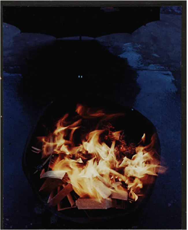 圖 4  - 2 林 慶 雲 ， 薪 火 ， 1975， 高 雄 市 立 美 術 館 典 藏  