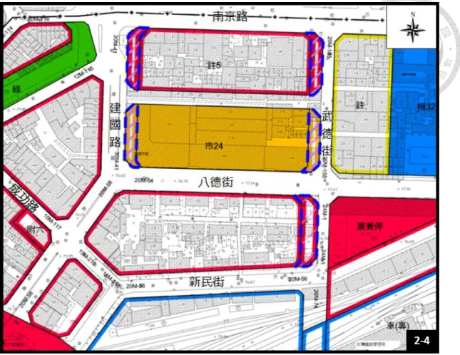 圖 2-4：配合台中都會區鐵路高架捷運化計畫－台中車站地區（第二階段）示意圖。圖中藍色 虛線處為第二階段變更對象。市 24 為建國市場用地，在第二階段臨建國路、武德街的兩側，因 馬路拓寬計畫而削減市場用地。取自第二階段計畫書（台中市政府，2015，pp.2 之 8）      2016 年「變更台中市都市計畫主要計畫（第四次通盤檢討）」中，終於明 白揭示了將建國市場搬遷後的舊址將納入「大車站計畫」之中，完整了「車站 周邊地區亦得配合都市更新改造再生，大幅提高車站地區及其周邊土地價值， 促進區域發展（台中市政