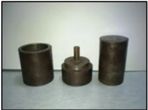 Figure 3.10: Full disk shape mould  Figure 3.11: 8 mm doughnut shape  mould 