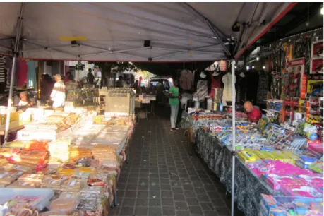 Figure 1. View of the flea market on weekends. Author’s photo.