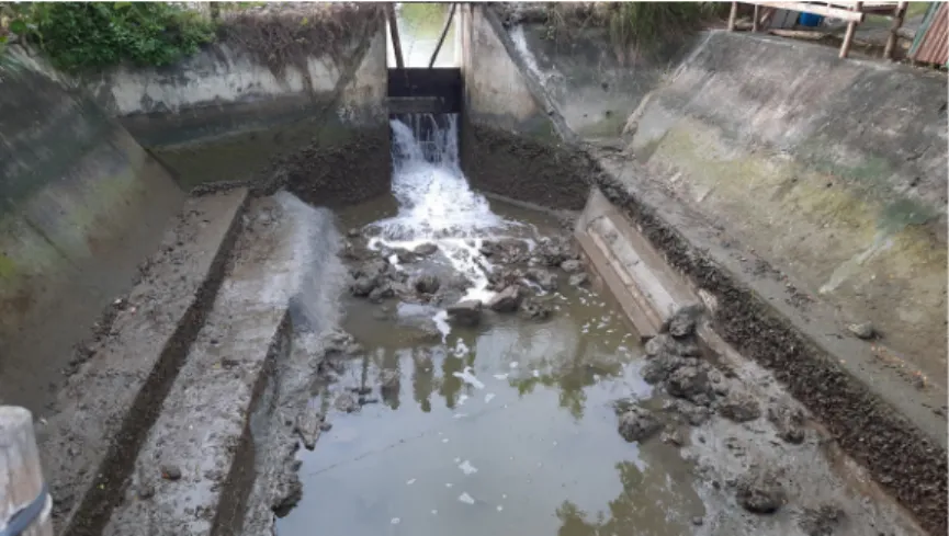 Figure 5. Repair of pond gates and dikes to prevent water seepage