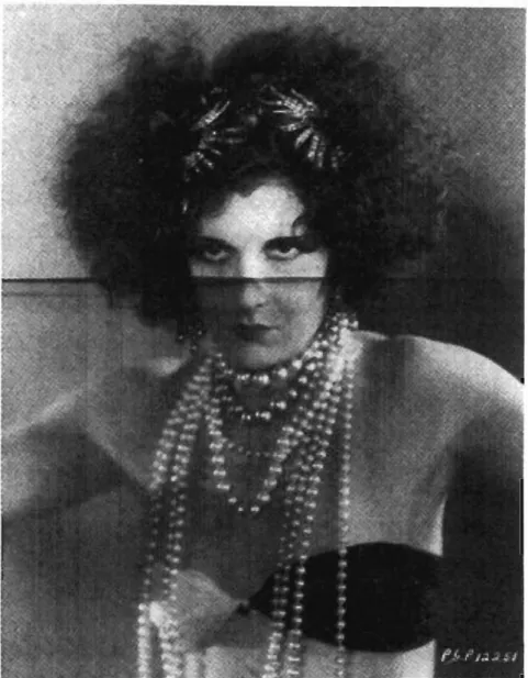 Figure 4: Natasha Rambova as Salome, 1922 (Llewellyn-Jones 2003: Figure 164) 