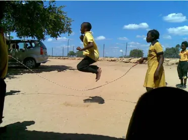 Figure 1 Schematic representation of ‘kgati’ (skipping rope) 